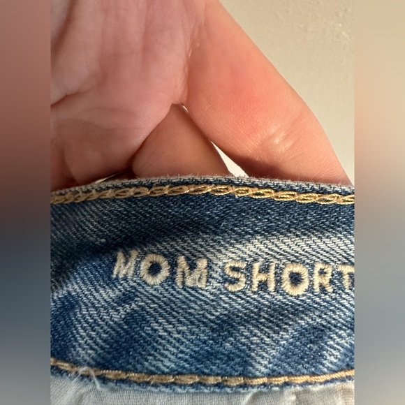 5/$25 American Eagle Mom Short - Picture 3 of 4